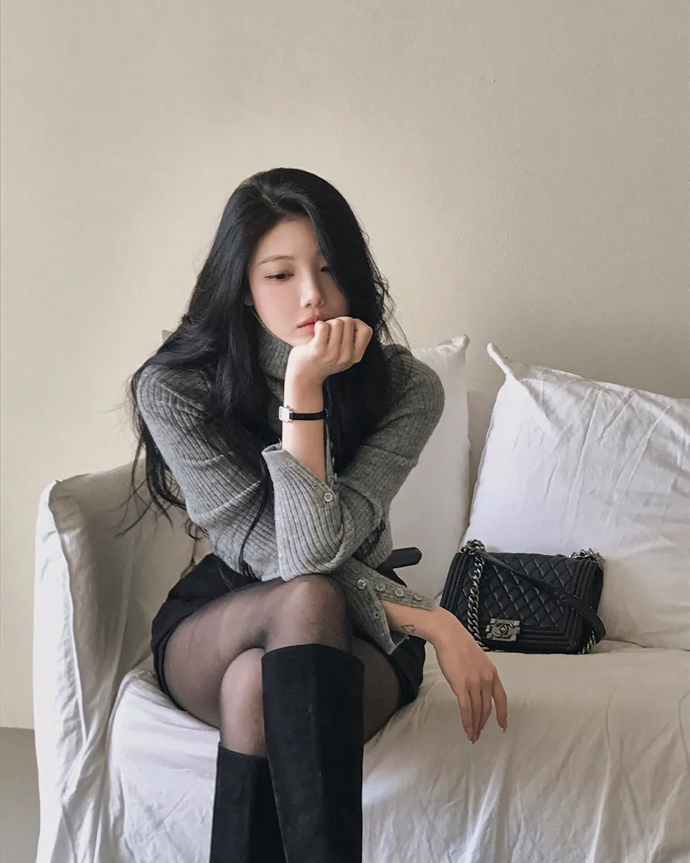 긴팔 티셔츠 모델 착용 이미지-S1L55