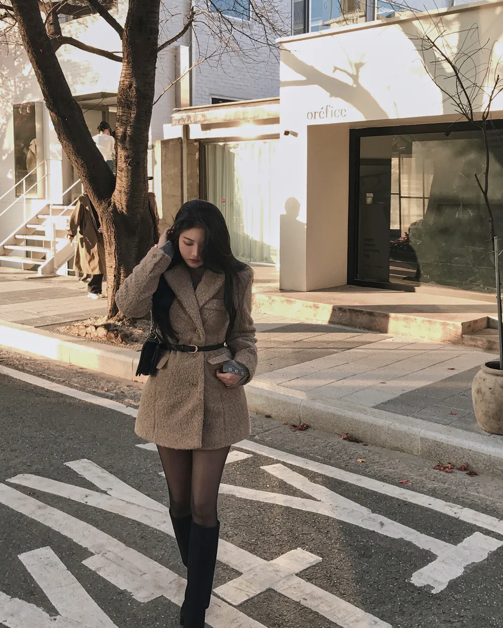 긴팔 티셔츠 모델 착용 이미지-S1L62