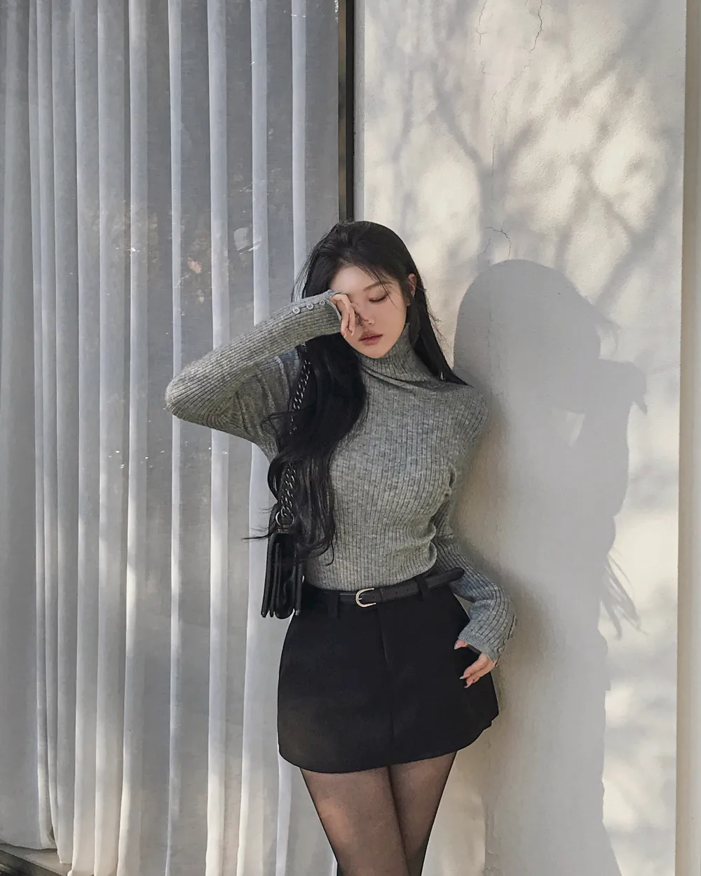 긴팔 티셔츠 모델 착용 이미지-S1L56