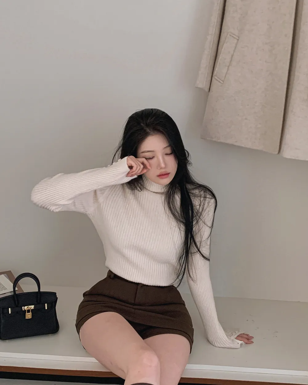 긴팔 티셔츠 모델 착용 이미지-S1L90