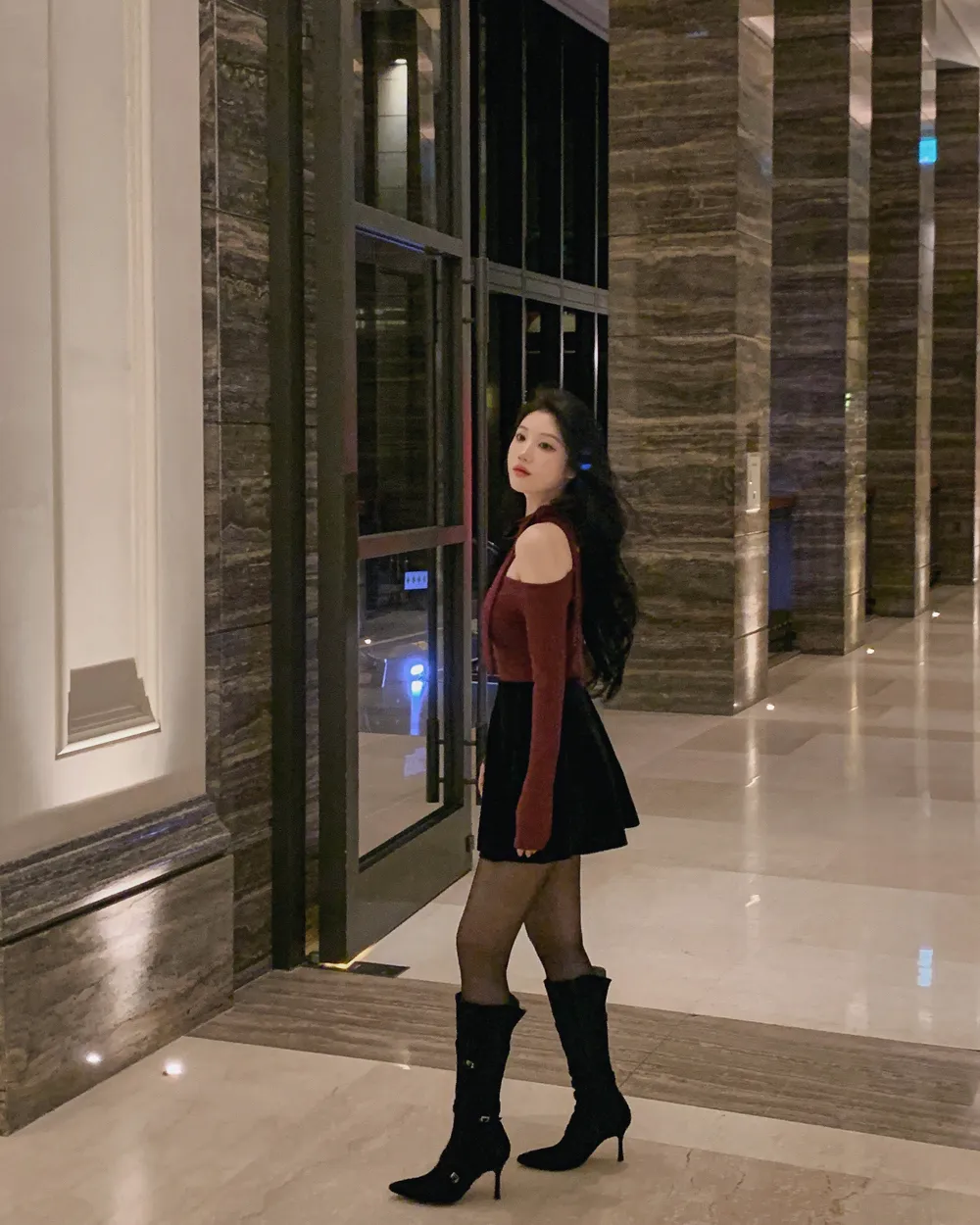 미니 스커트 모델 착용 이미지-S1L52