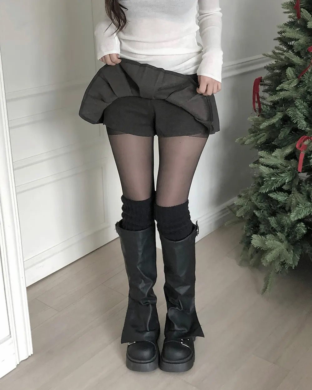 미니 스커트 모델 착용 이미지-S3L4