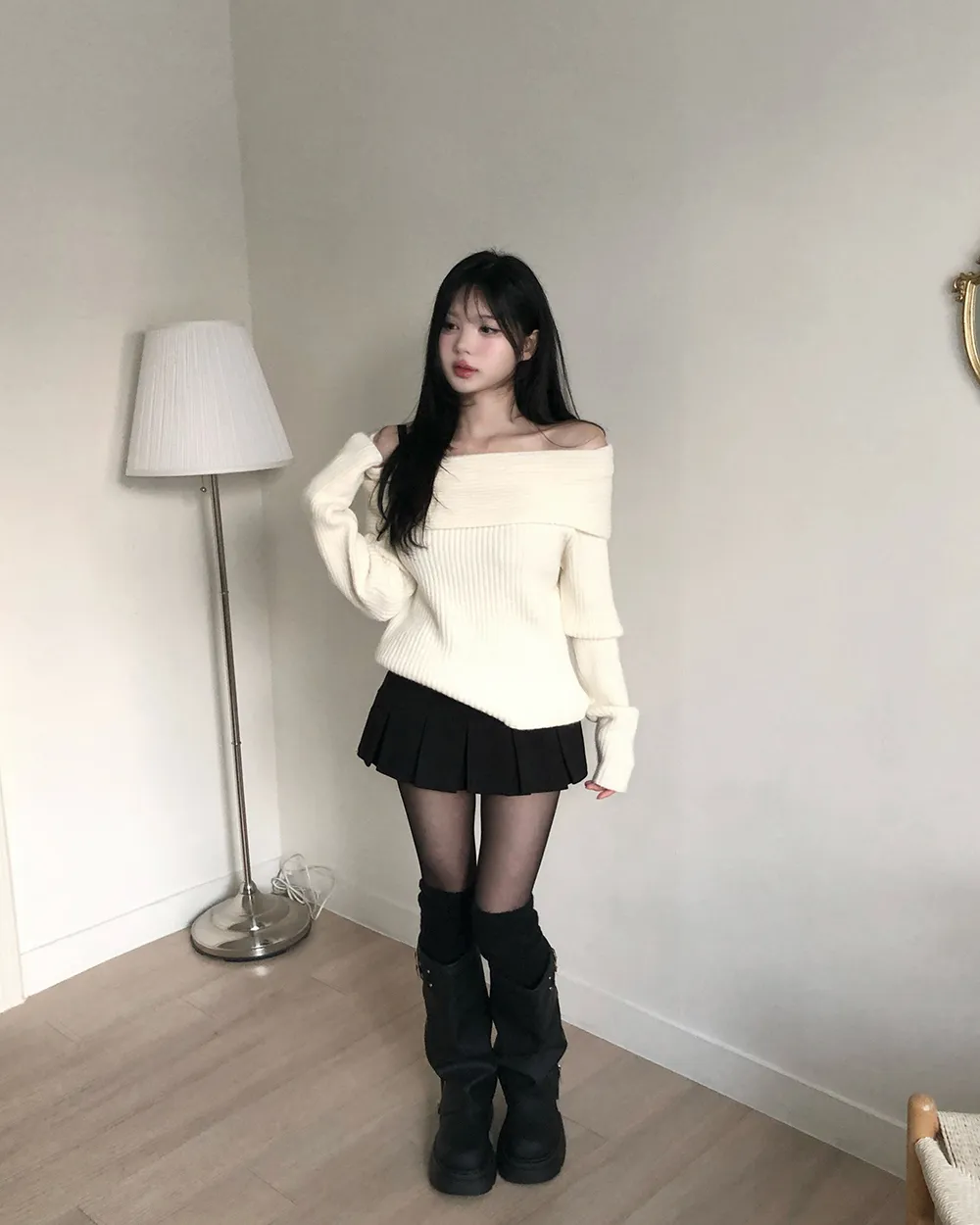 미니 스커트 모델 착용 이미지-S2L38