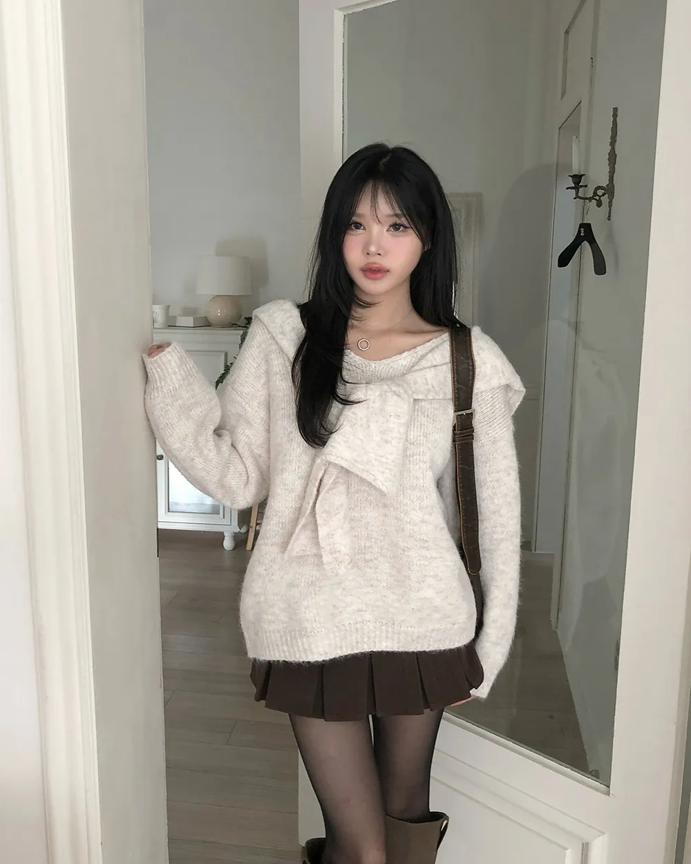 미니 스커트 모델 착용 이미지-S2L9