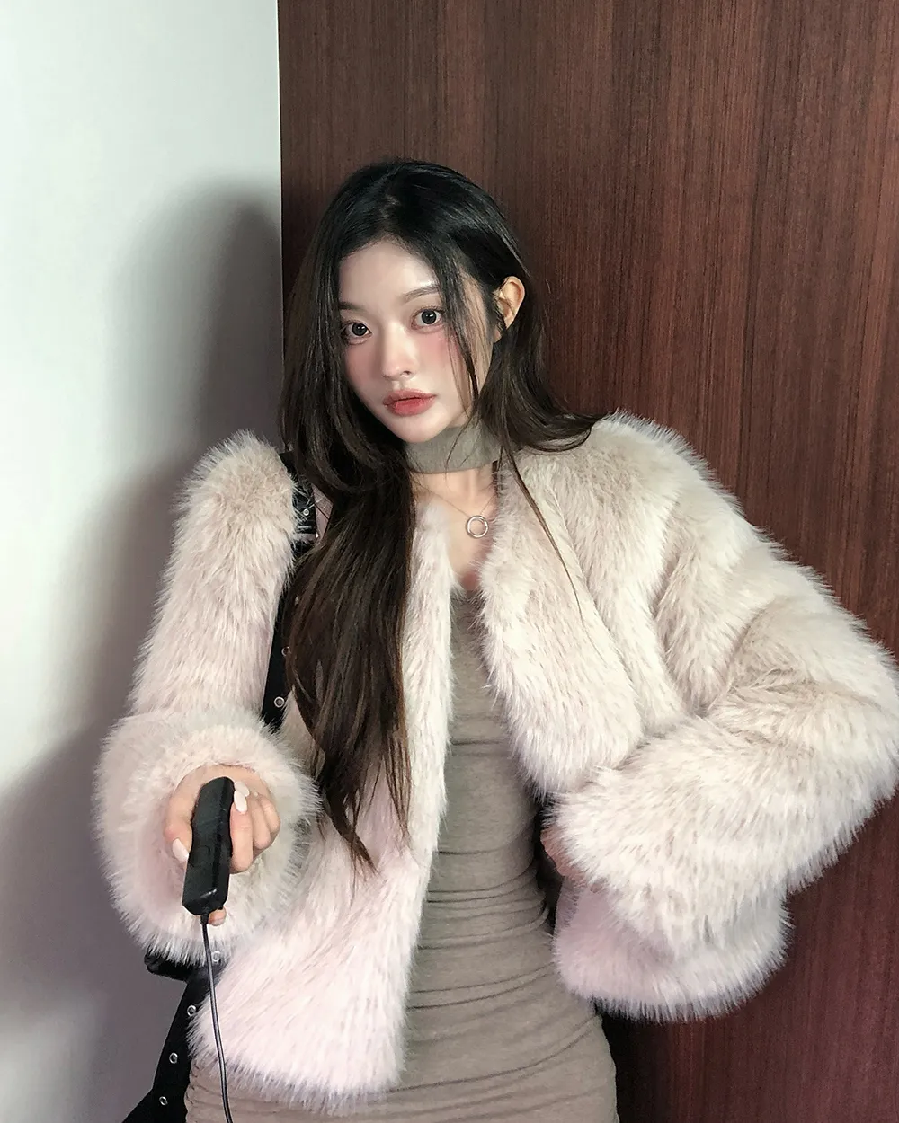 긴팔 티셔츠 모델 착용 이미지-S3L64