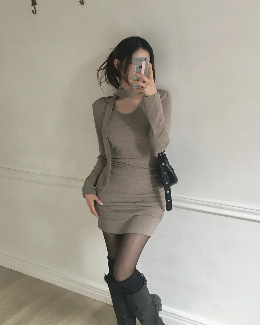 긴팔 티셔츠 모델 착용 이미지-S3L25