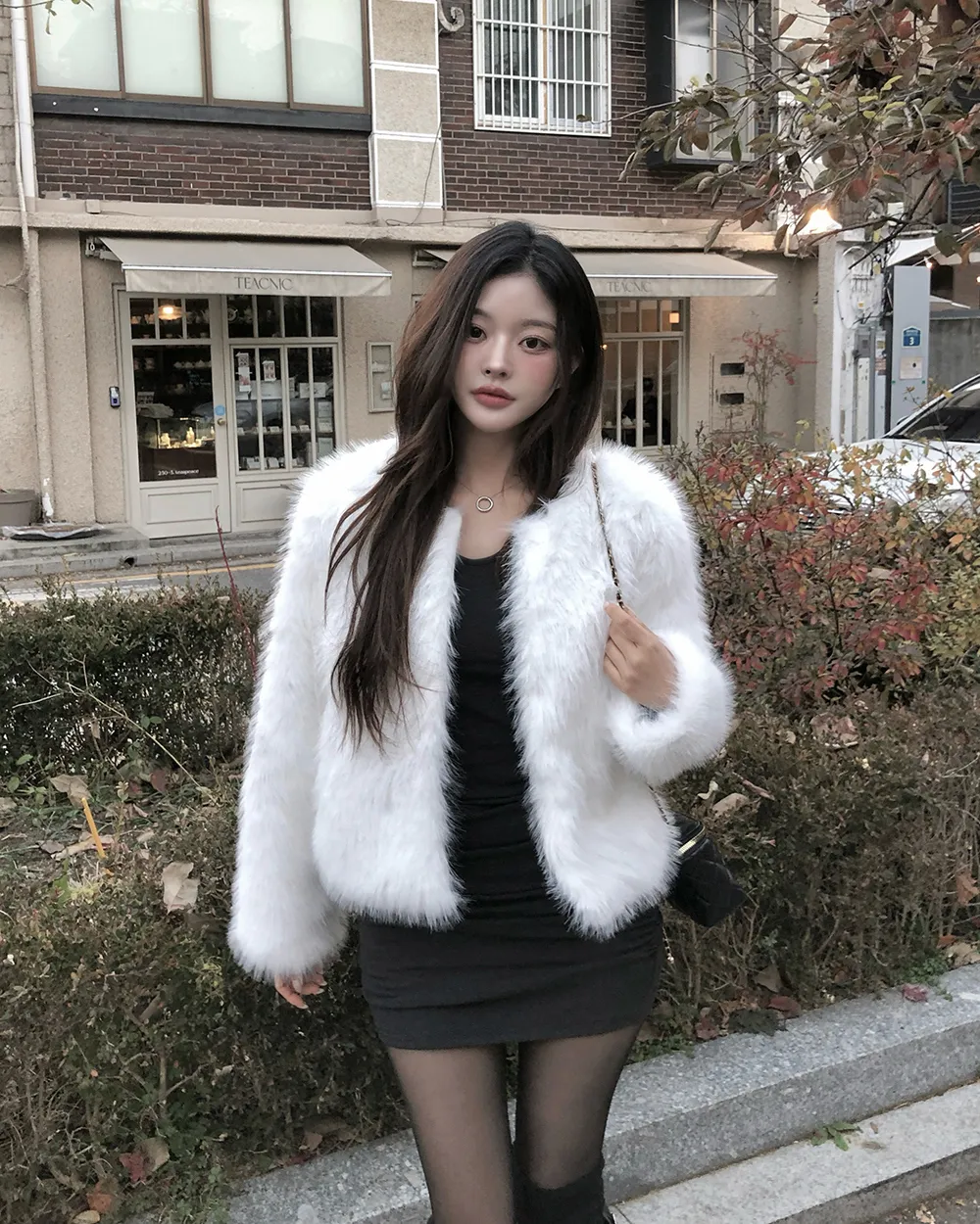 긴팔 티셔츠 모델 착용 이미지-S3L47