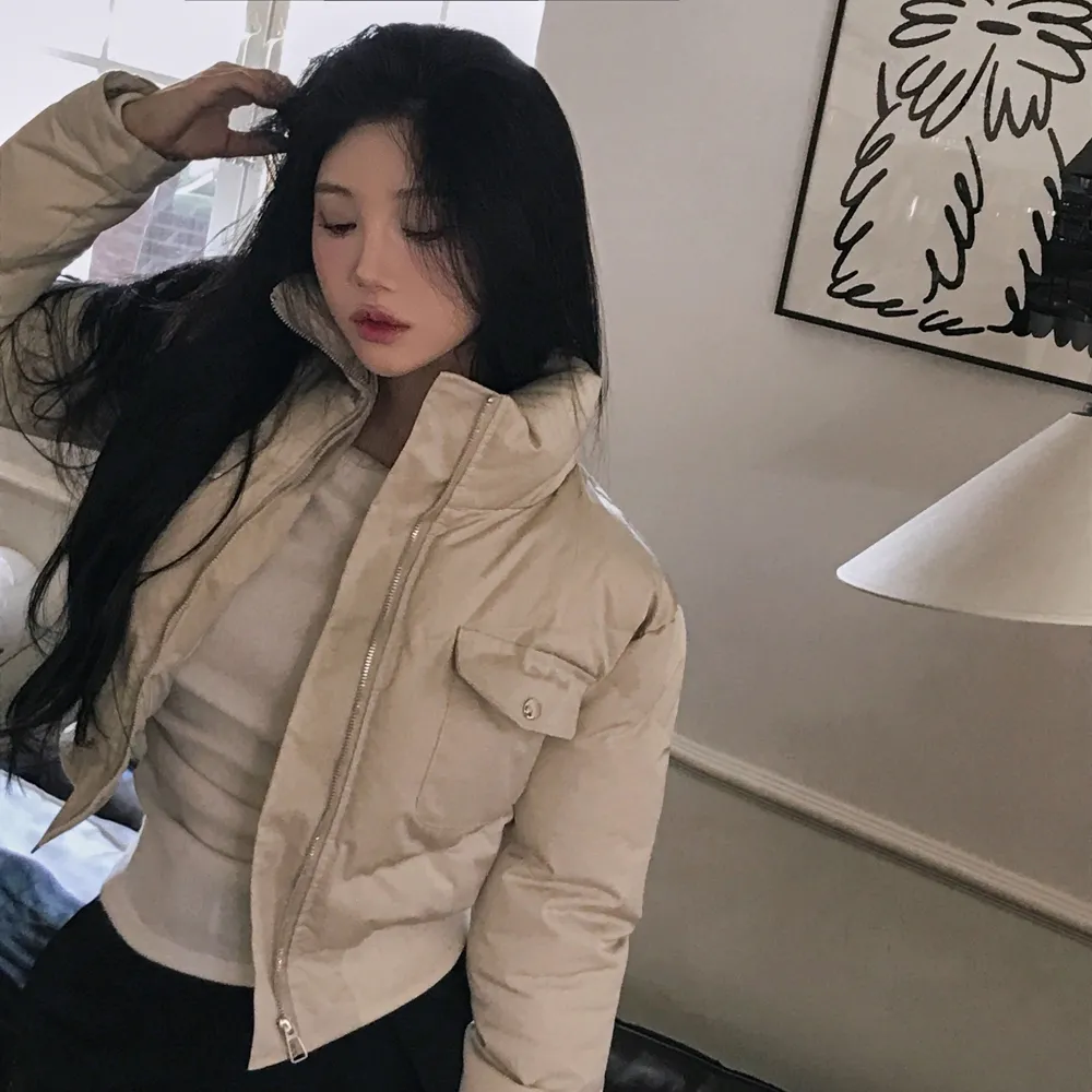 패딩 모델 착용 이미지-S1L73