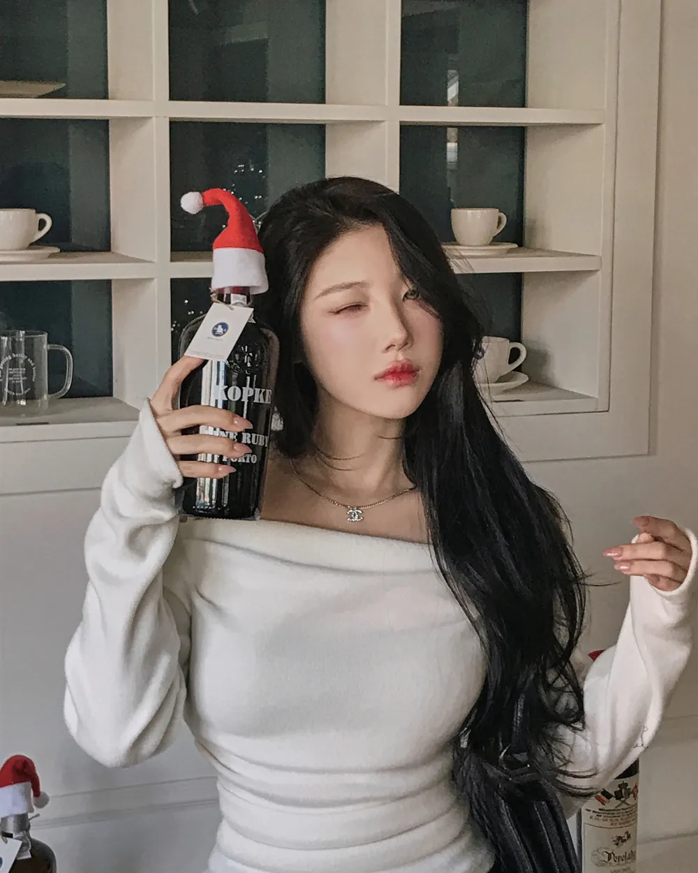 패딩 모델 착용 이미지-S1L86