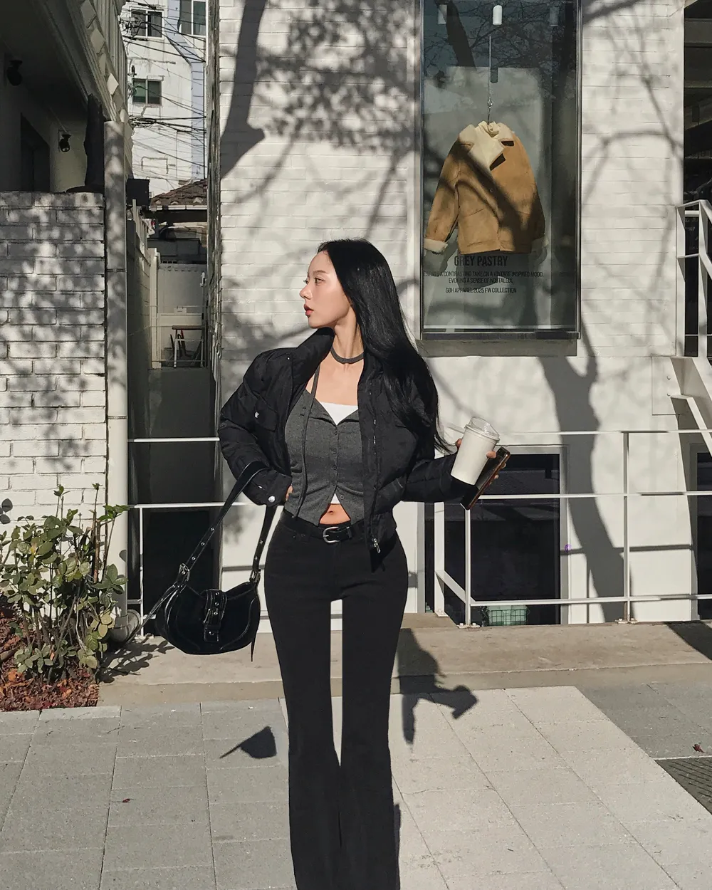 패딩 모델 착용 이미지-S1L97