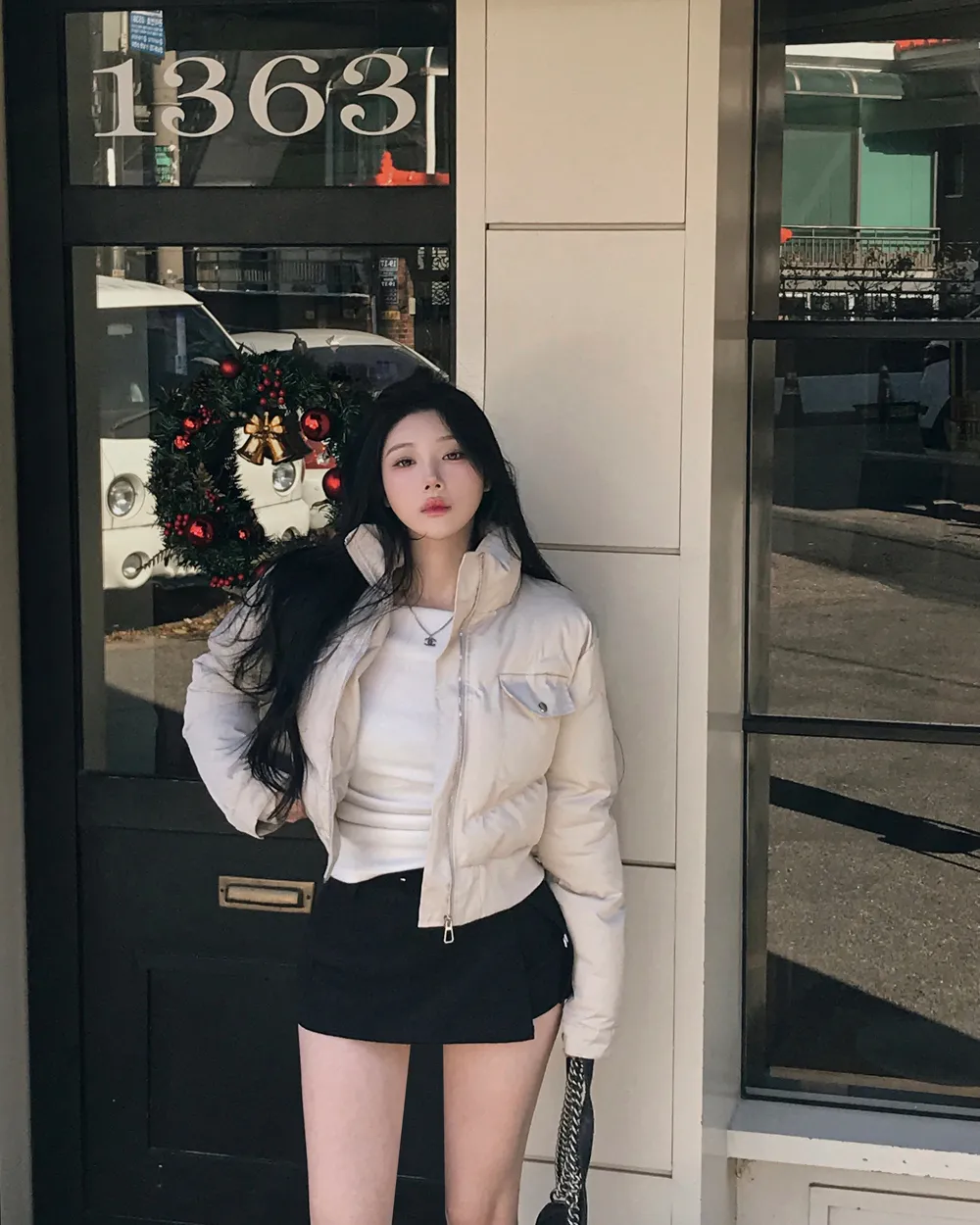 패딩 모델 착용 이미지-S1L64