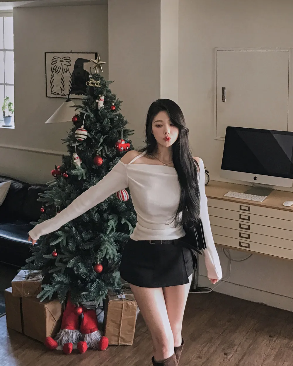 패딩 모델 착용 이미지-S1L89