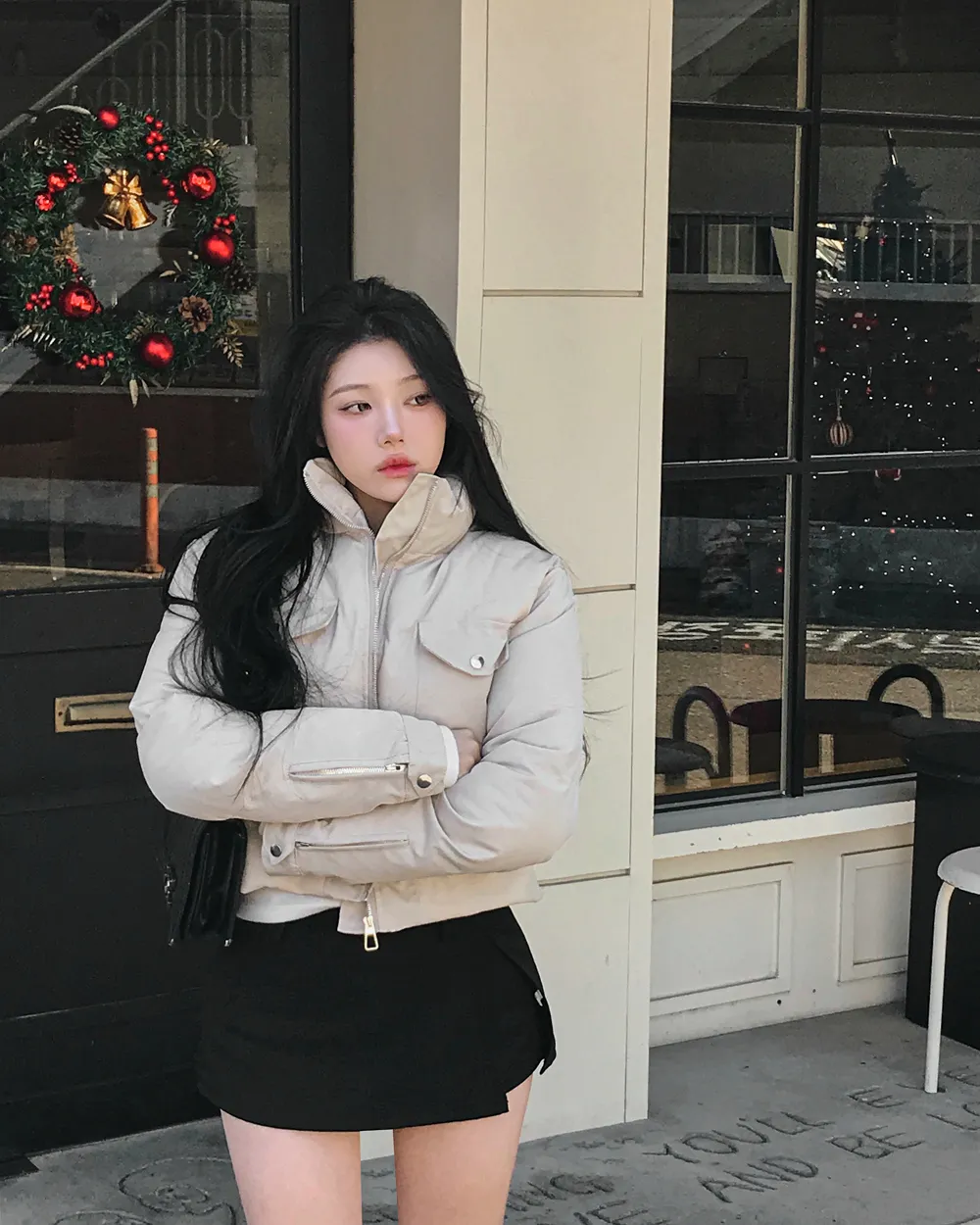 패딩 모델 착용 이미지-S1L68