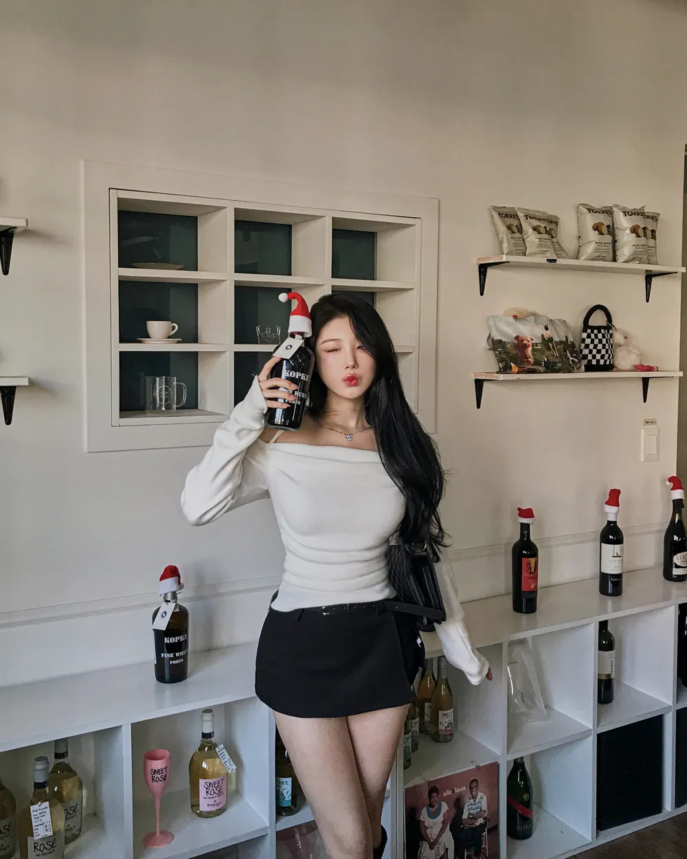 패딩 모델 착용 이미지-S1L84