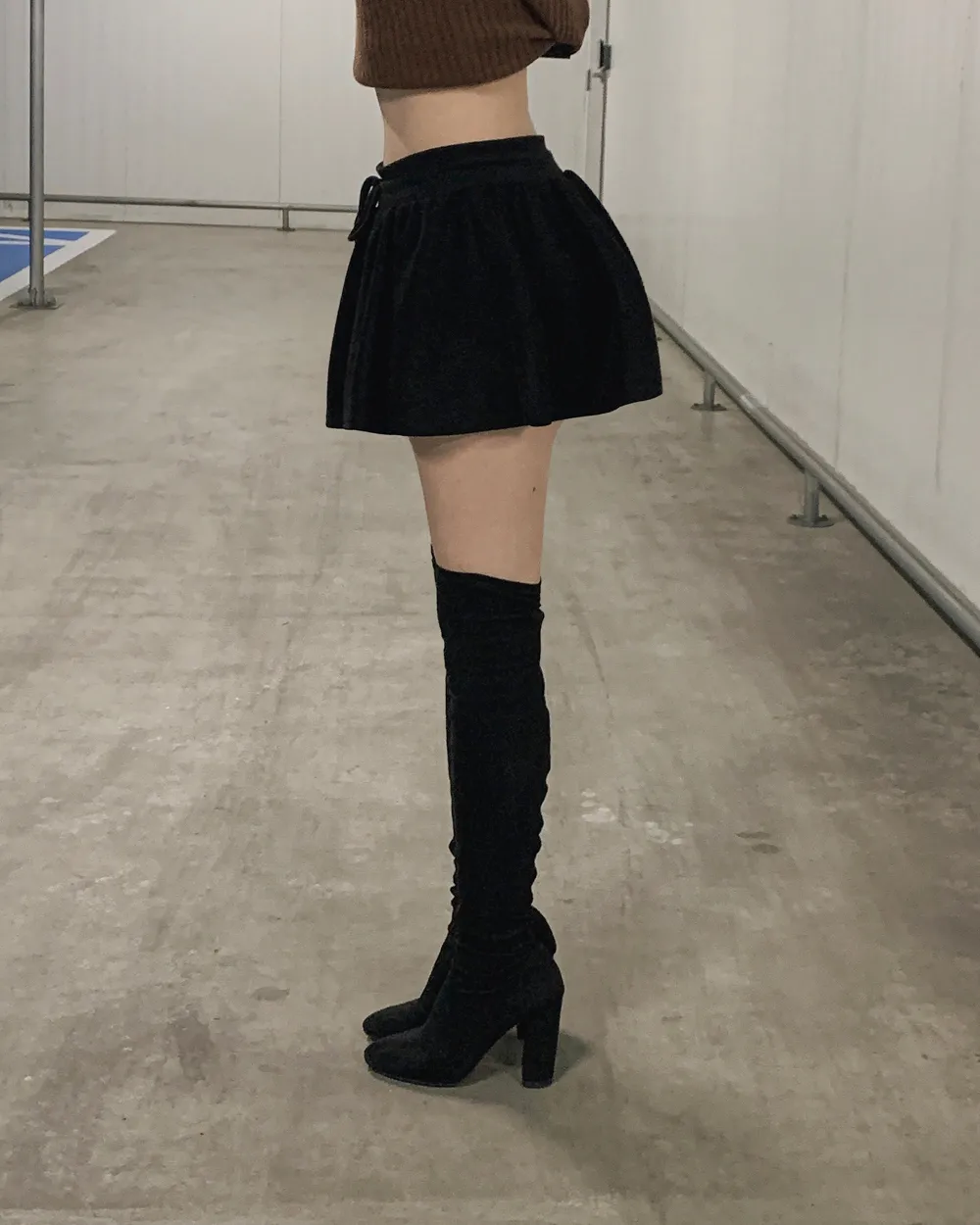 신발 모델 착용 이미지-S1L46