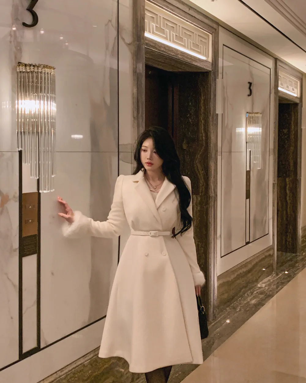 긴팔 티셔츠 모델 착용 이미지-S1L112