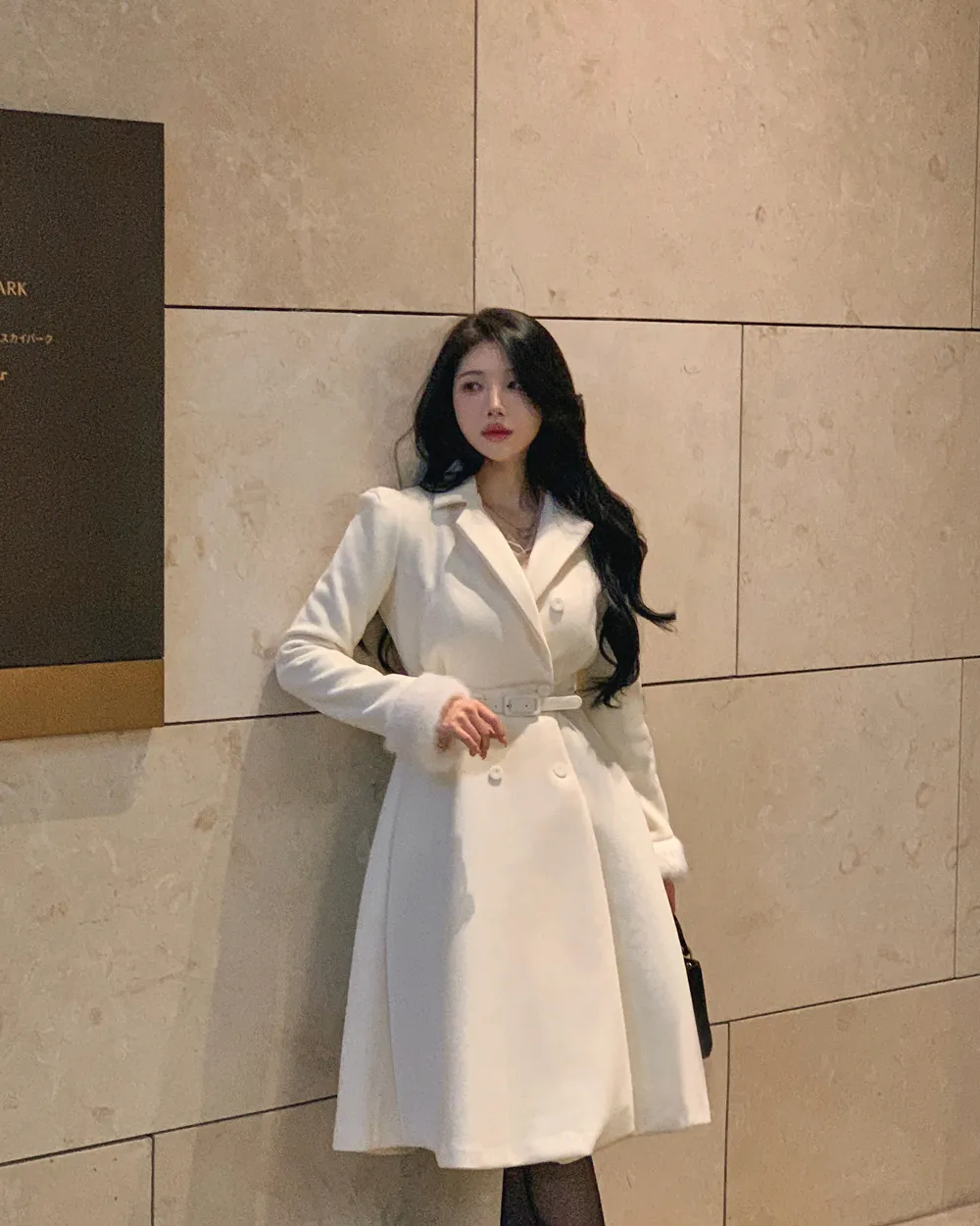 긴팔 티셔츠 모델 착용 이미지-S1L128