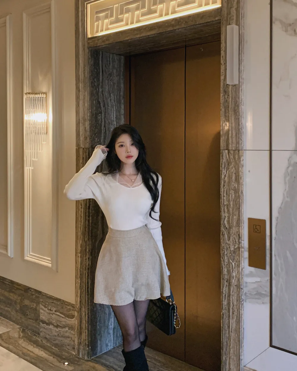 긴팔 티셔츠 모델 착용 이미지-S1L101