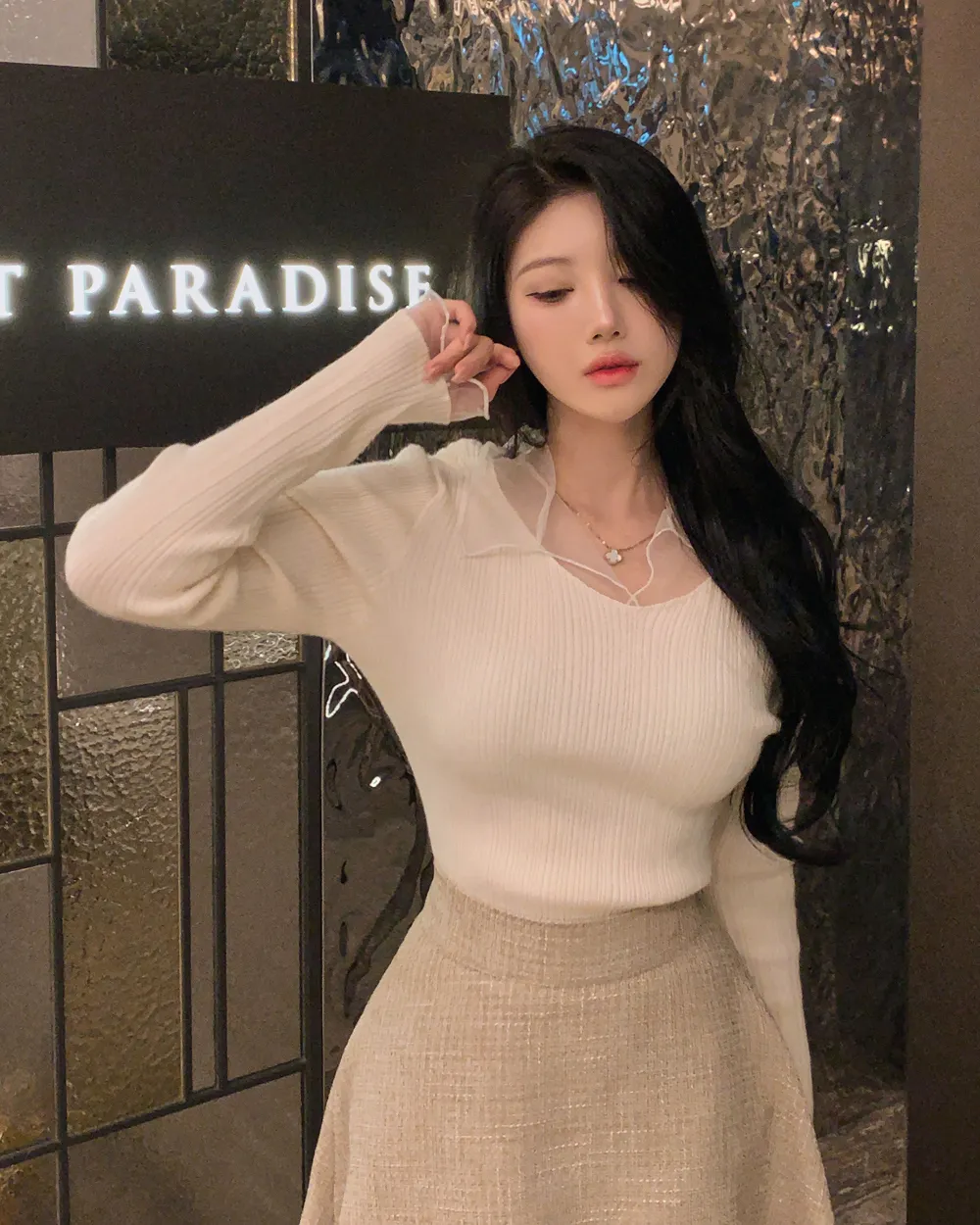 긴팔 티셔츠 모델 착용 이미지-S1L41