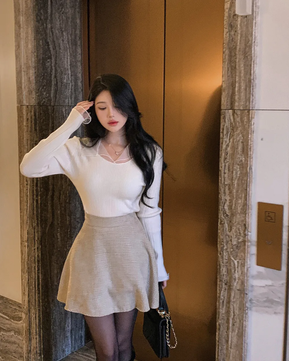 긴팔 티셔츠 모델 착용 이미지-S1L46