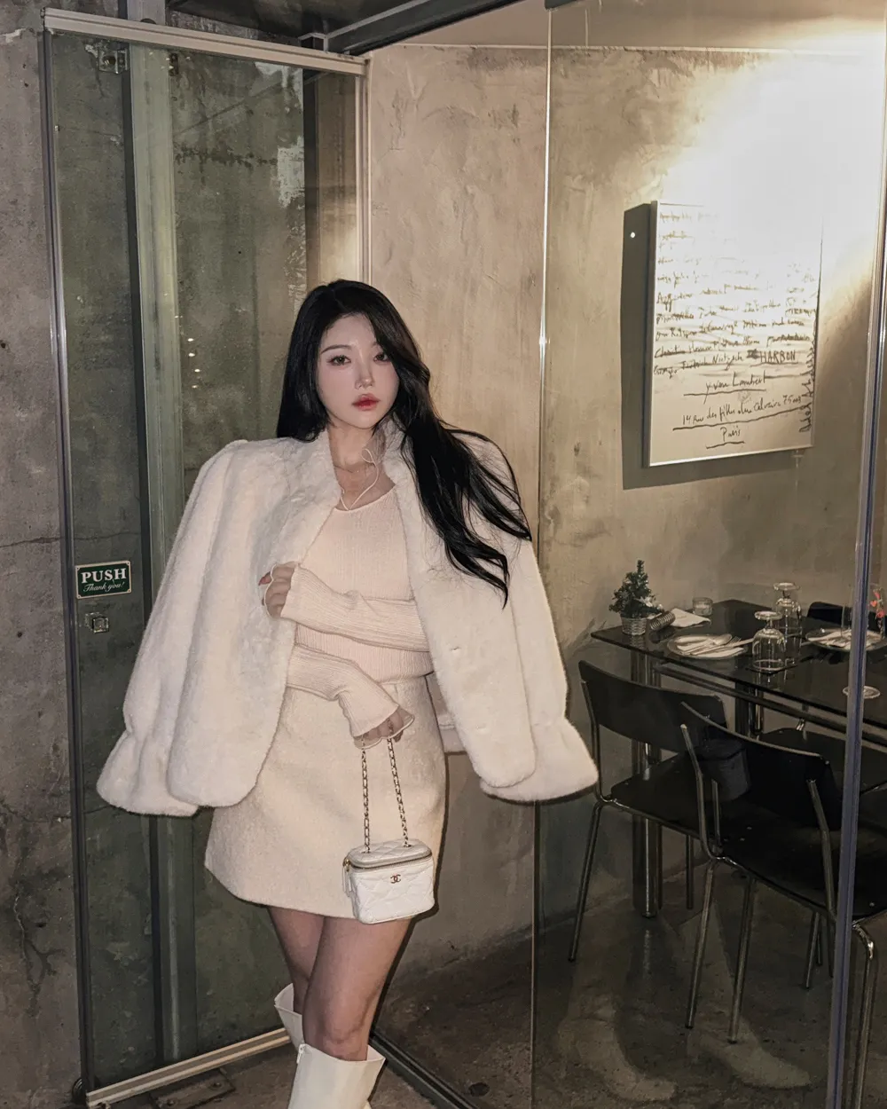 긴팔 티셔츠 모델 착용 이미지-S1L72