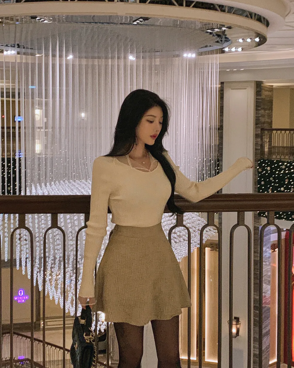 긴팔 티셔츠 모델 착용 이미지-S1L100