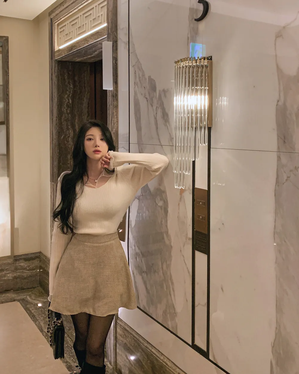 긴팔 티셔츠 모델 착용 이미지-S1L110