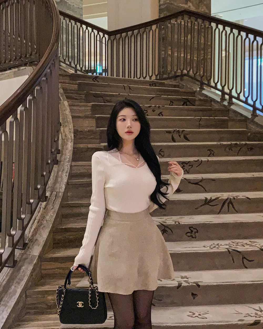 긴팔 티셔츠 모델 착용 이미지-S1L98