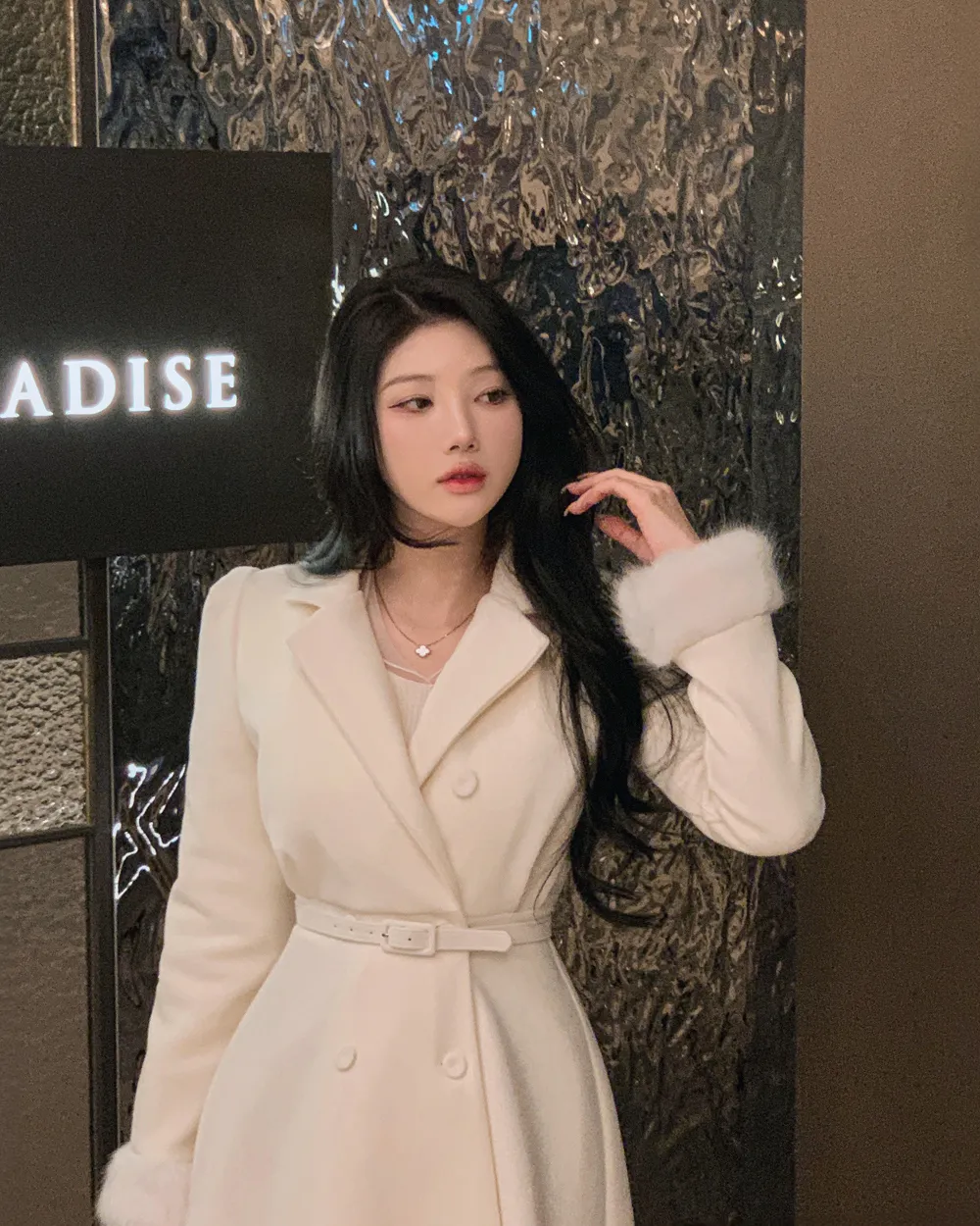 긴팔 티셔츠 모델 착용 이미지-S1L115