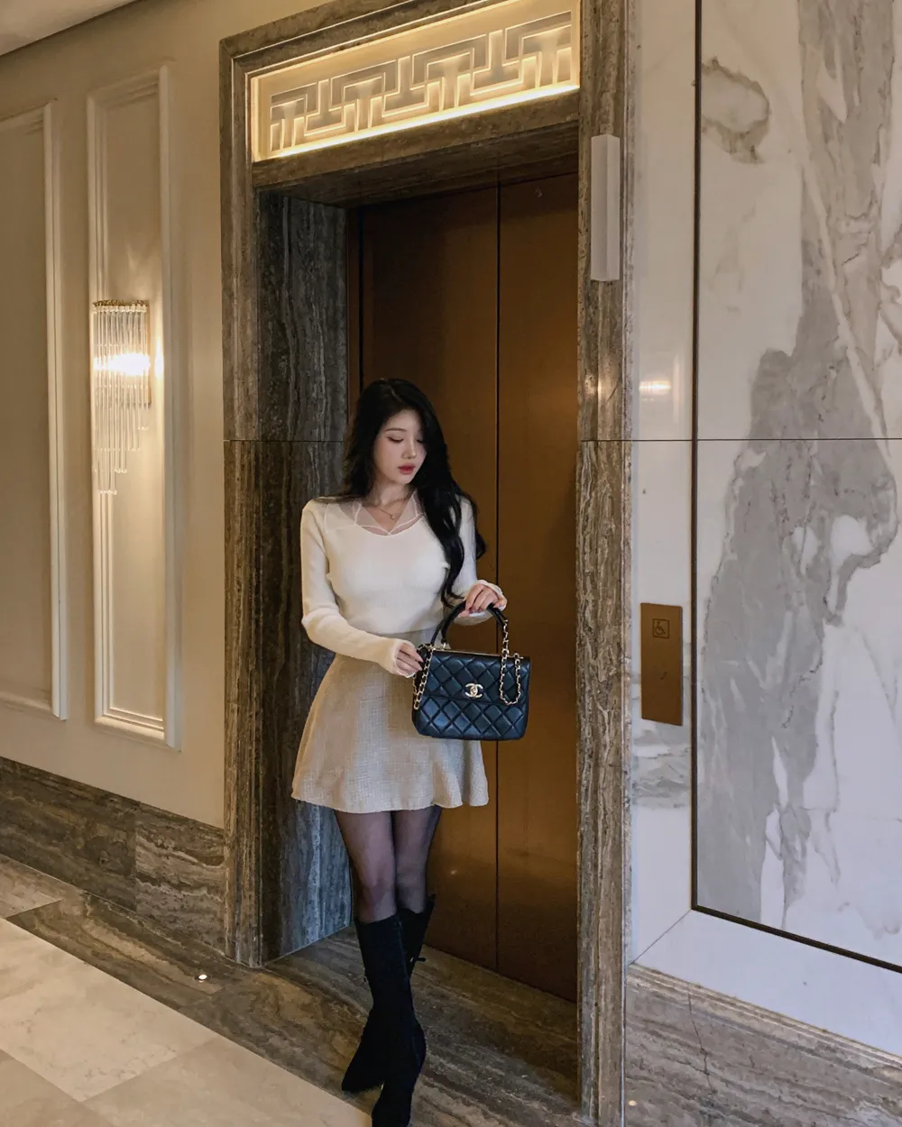 긴팔 티셔츠 모델 착용 이미지-S1L106