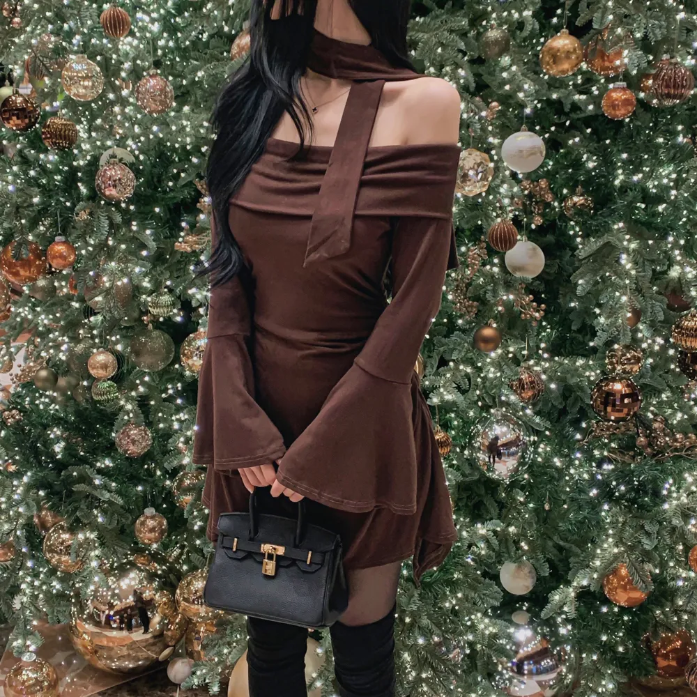 드레스 모델 착용 이미지-S2L7