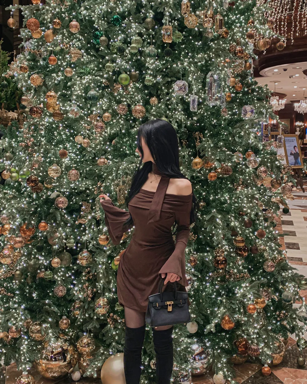 드레스 모델 착용 이미지-S2L6