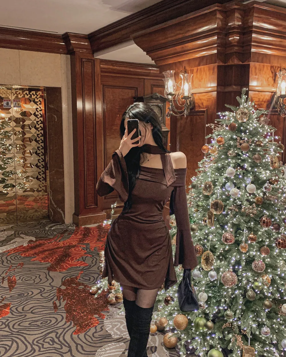 드레스 모델 착용 이미지-S2L13