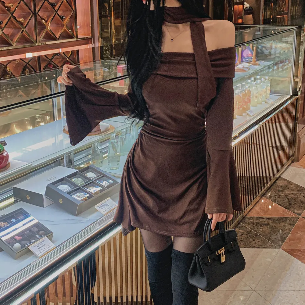 드레스 모델 착용 이미지-S2L9