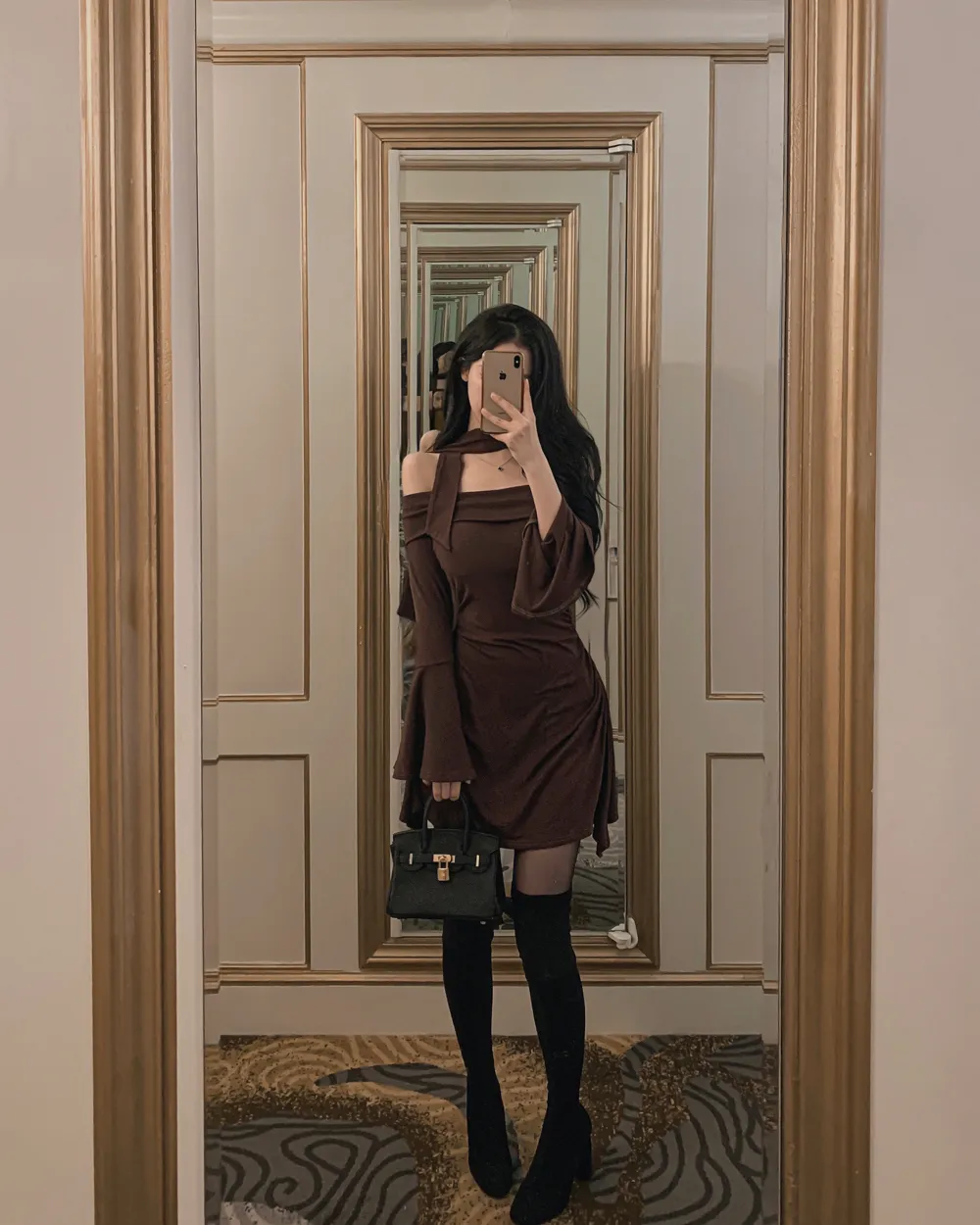 드레스 모델 착용 이미지-S2L5