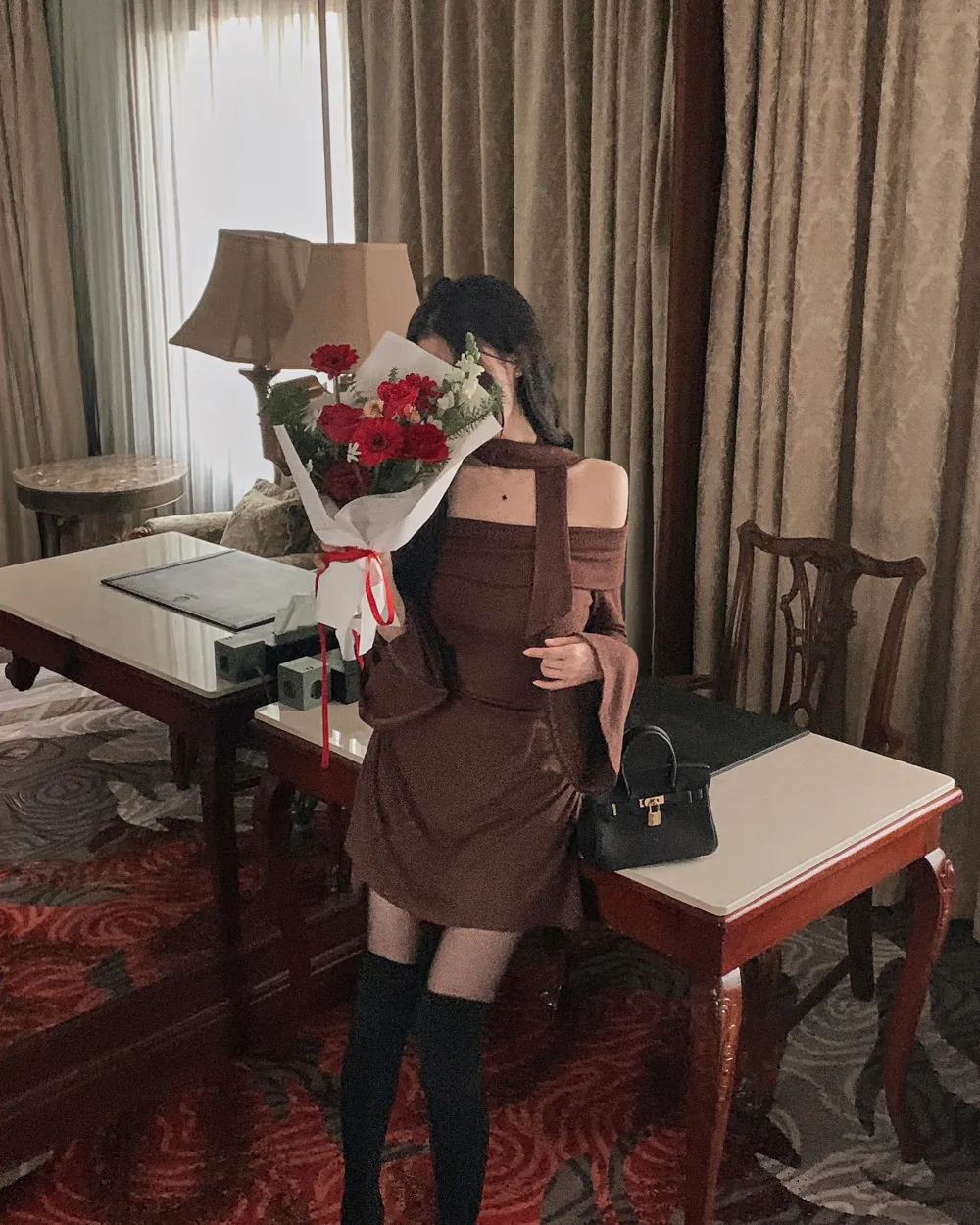 드레스 모델 착용 이미지-S2L17