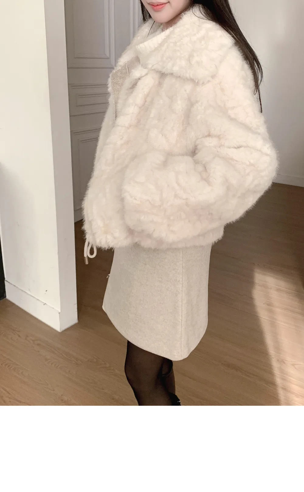 미니 스커트 모델 착용 이미지-S2L14