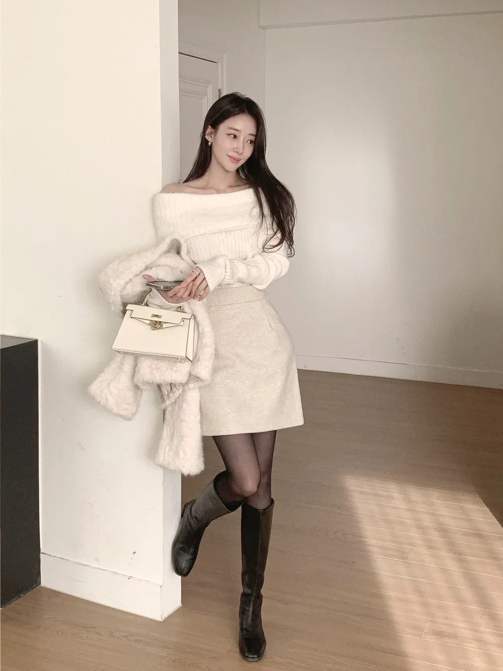 미니 스커트 모델 착용 이미지-S2L8