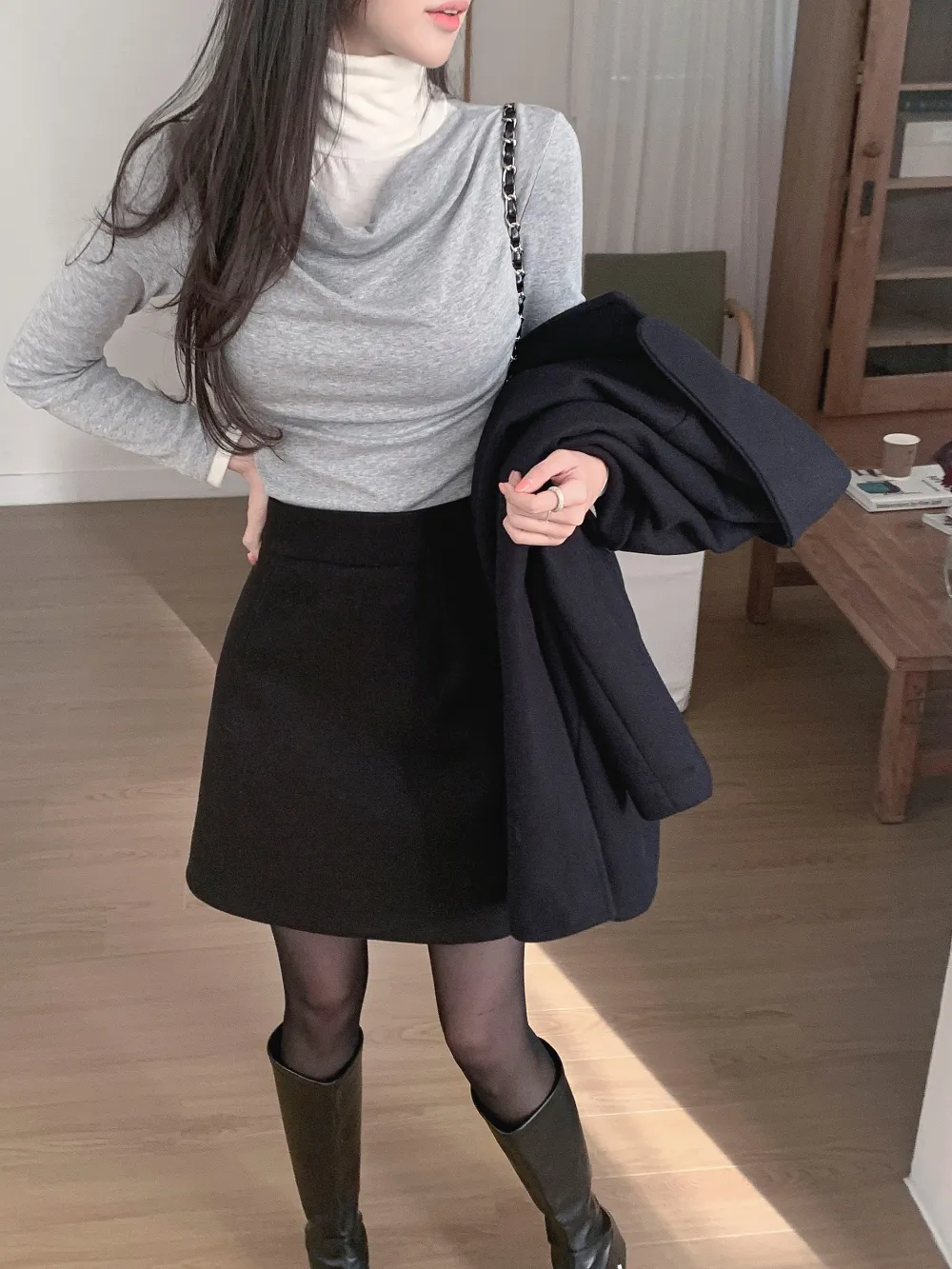 미니 스커트 모델 착용 이미지-S3L2