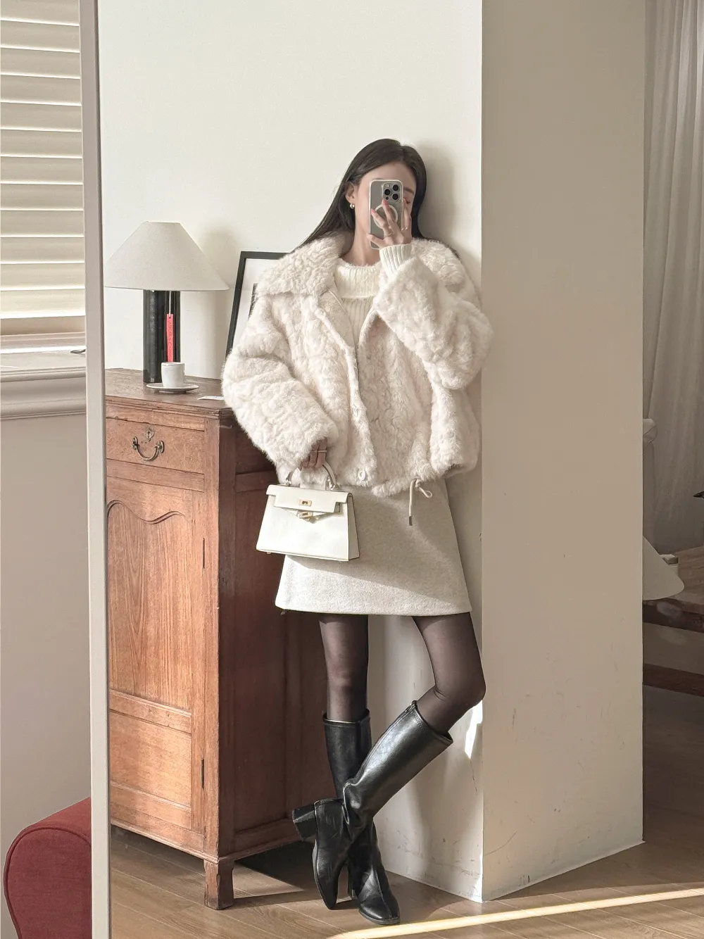 미니 스커트 모델 착용 이미지-S2L25