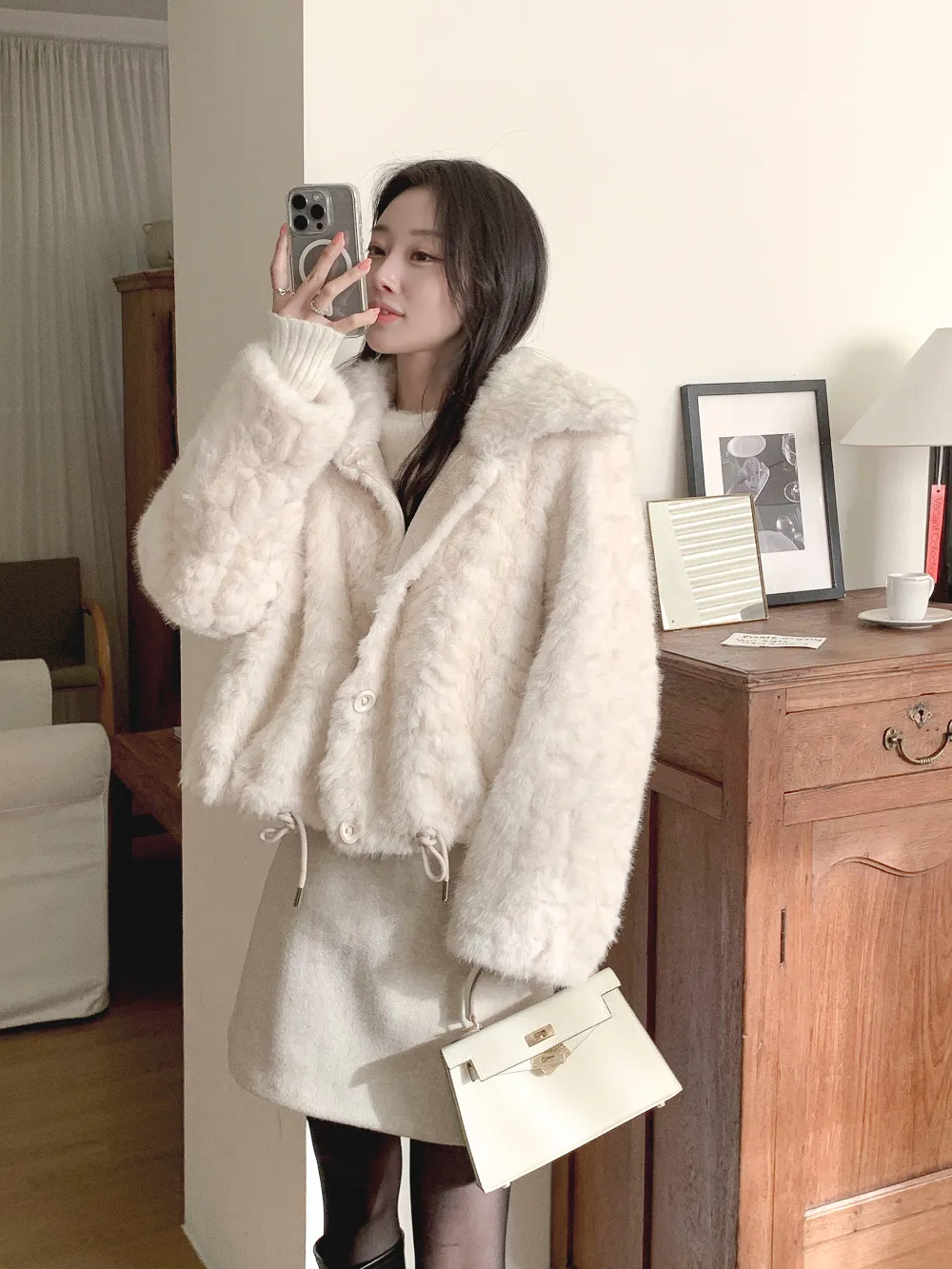 미니 스커트 모델 착용 이미지-S2L27