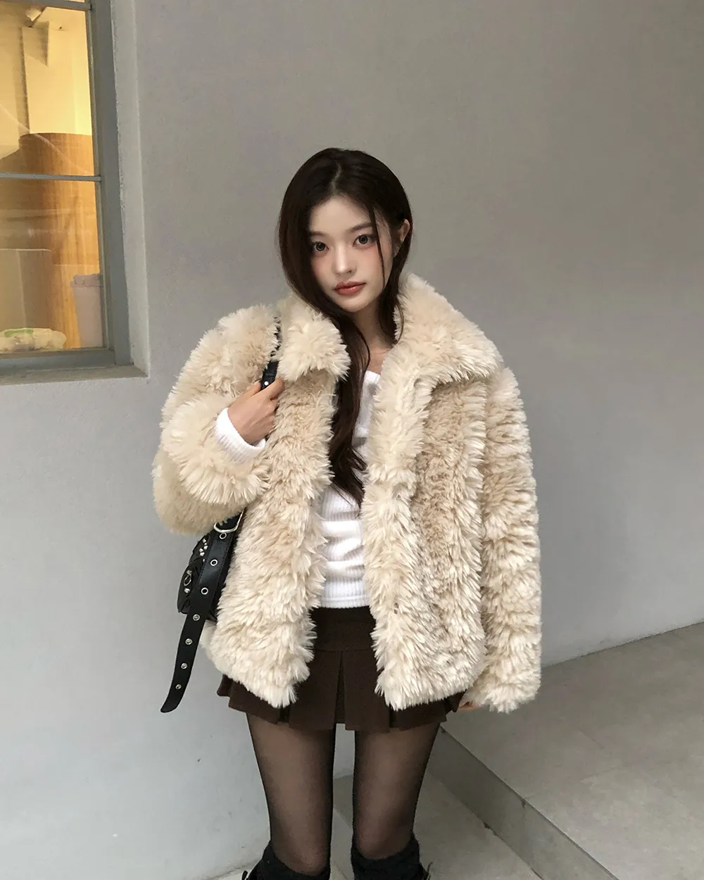 블레이저 모델 착용 이미지-S2L24