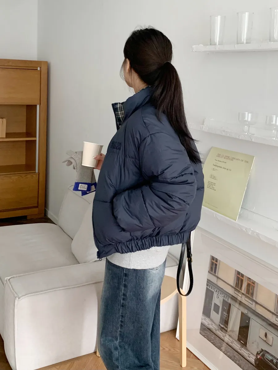 패딩 모델 착용 이미지-S1L34