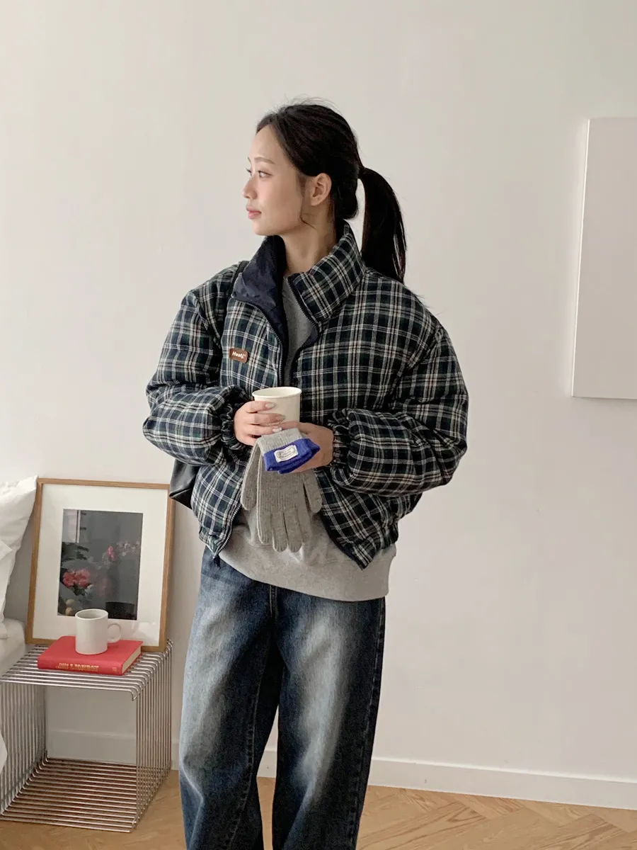 패딩 모델 착용 이미지-S1L49