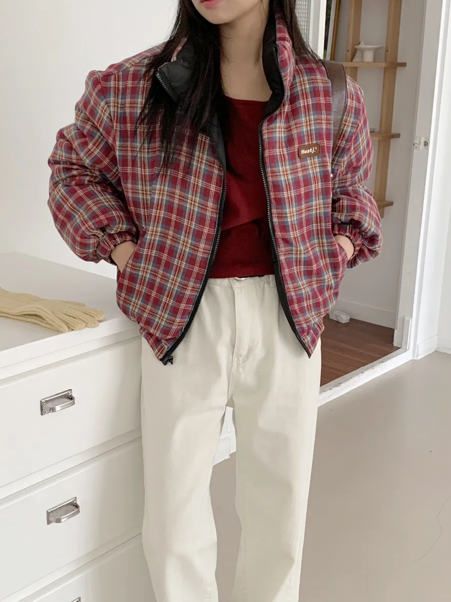 패딩 모델 착용 이미지-S1L18