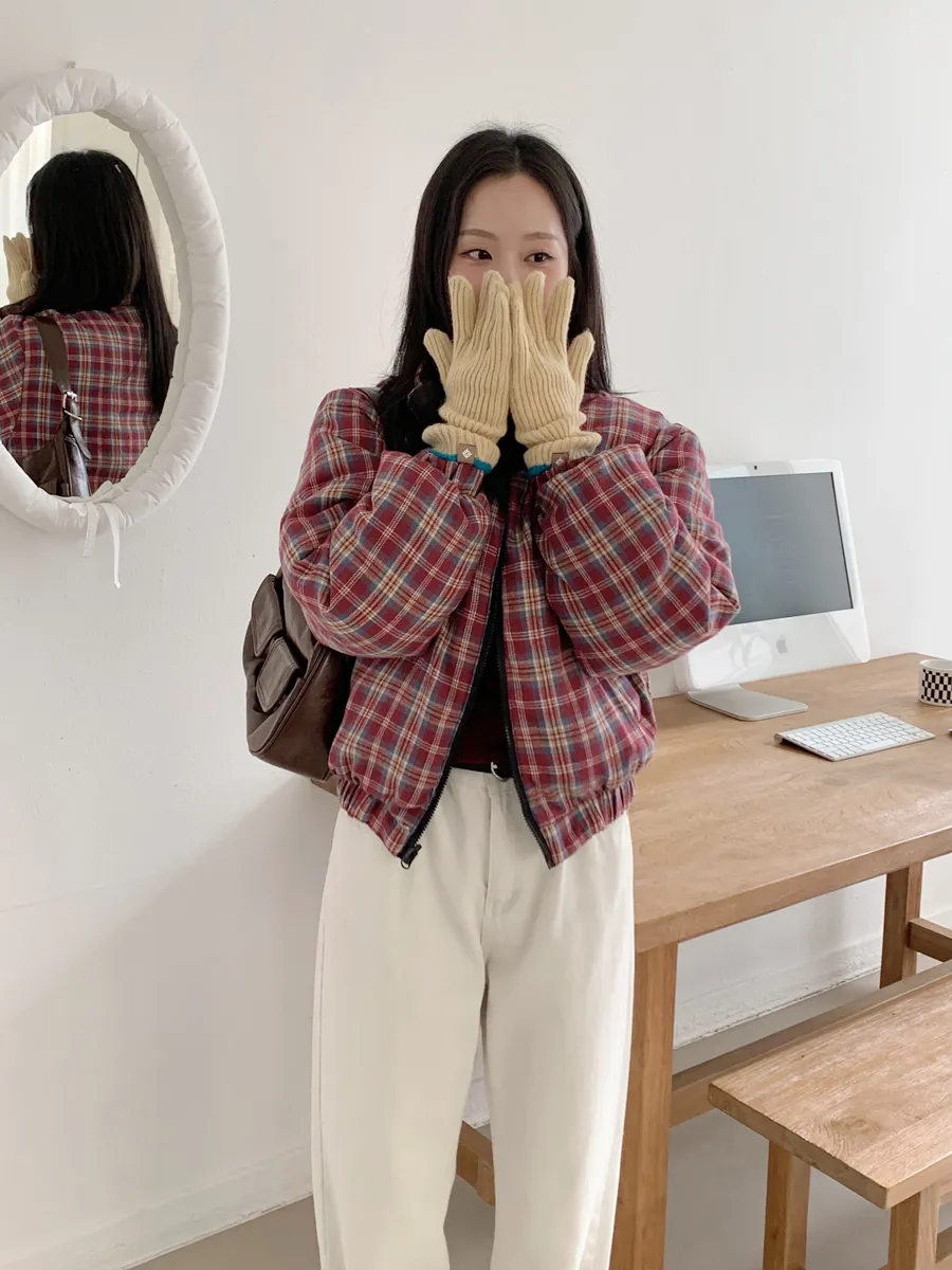 패딩 모델 착용 이미지-S1L20