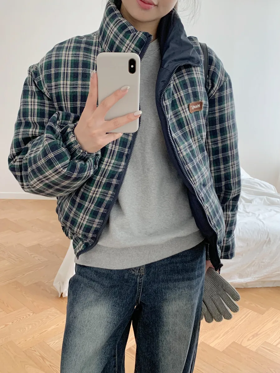 패딩 모델 착용 이미지-S1L39