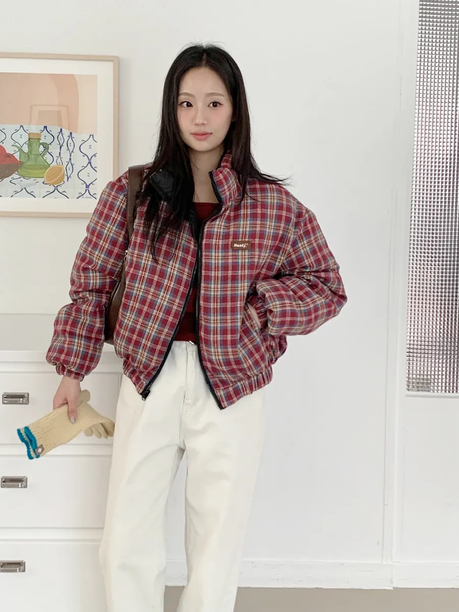 패딩 모델 착용 이미지-S1L16