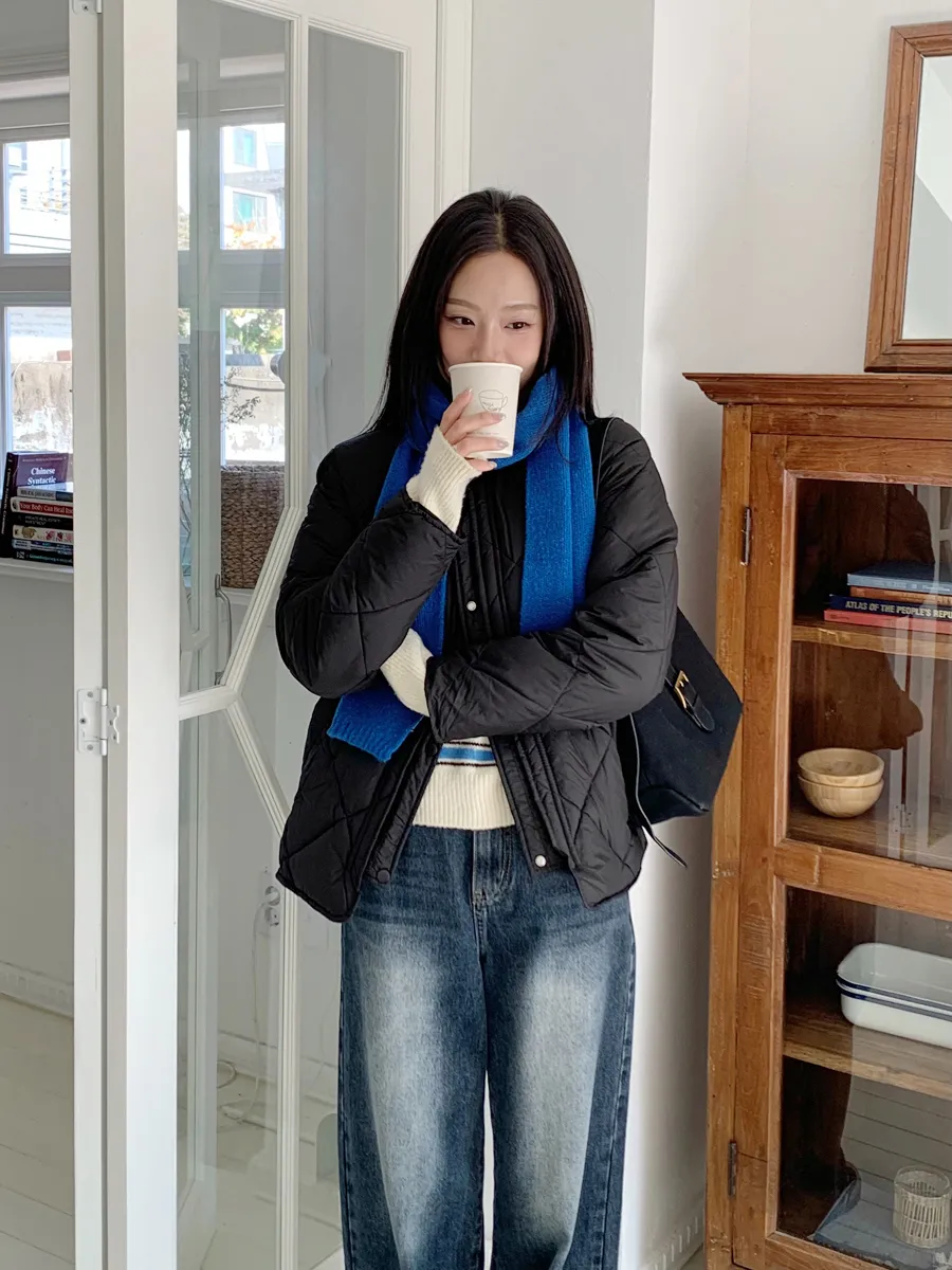 패딩 모델 착용 이미지-S1L37