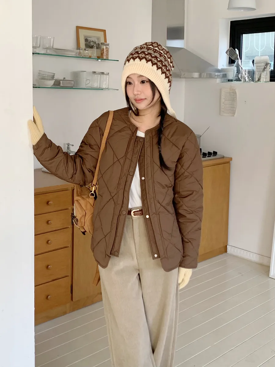 패딩 모델 착용 이미지-S1L54